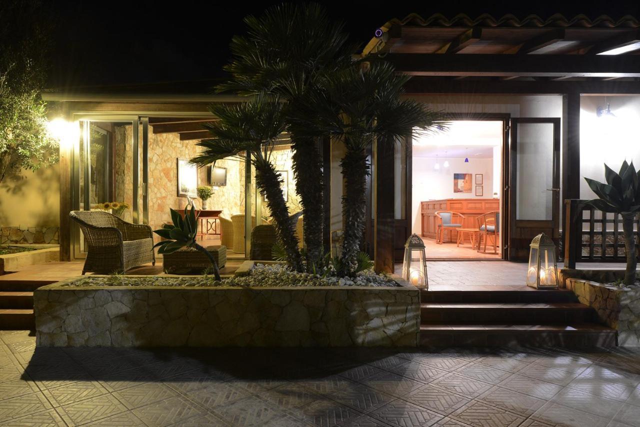 Oasis Hotel Residence Resort Lampedusa Bagian luar foto