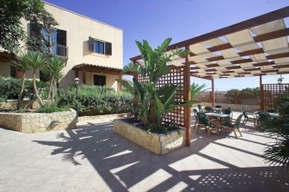 Oasis Hotel Residence Resort Lampedusa Bagian luar foto